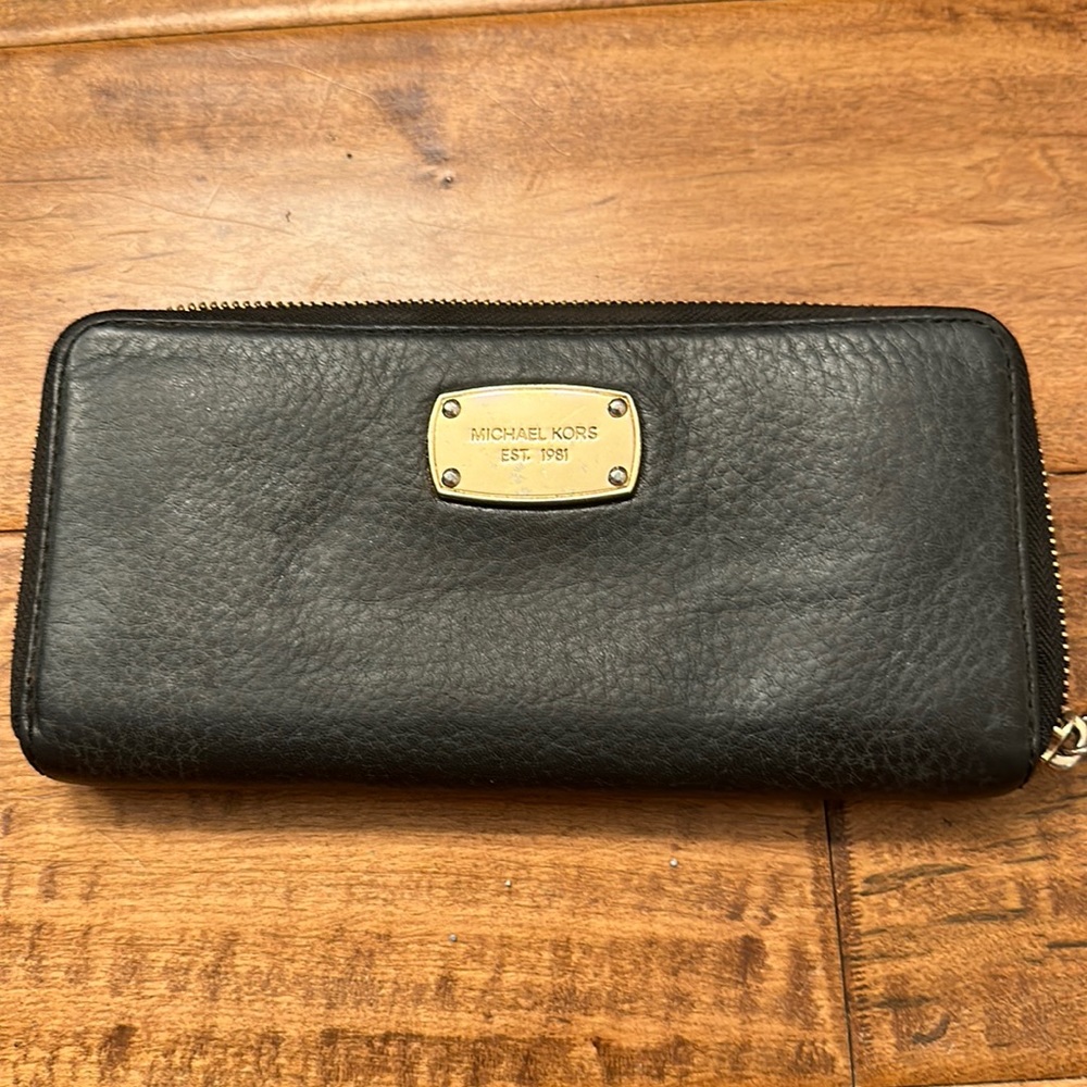 Micheal kors wallet